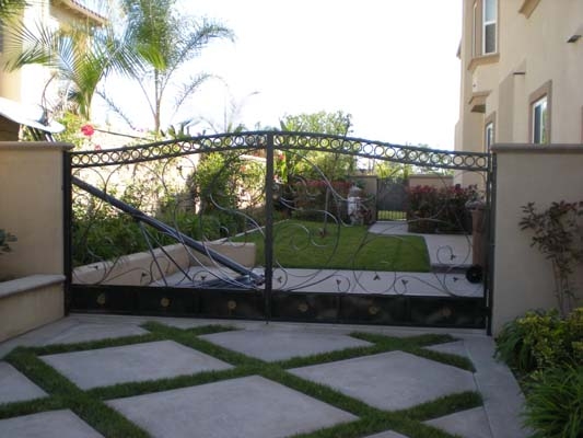 DBLG-double-gates-30