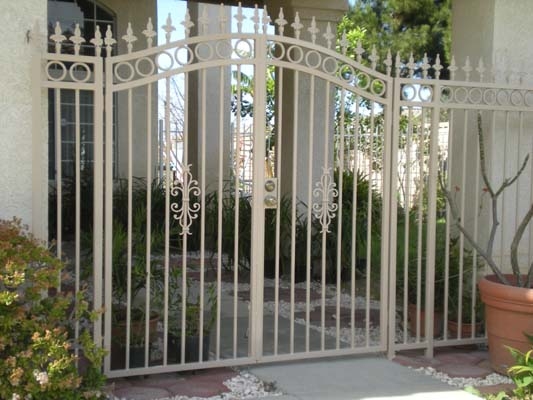 DBLG-double-gates-40