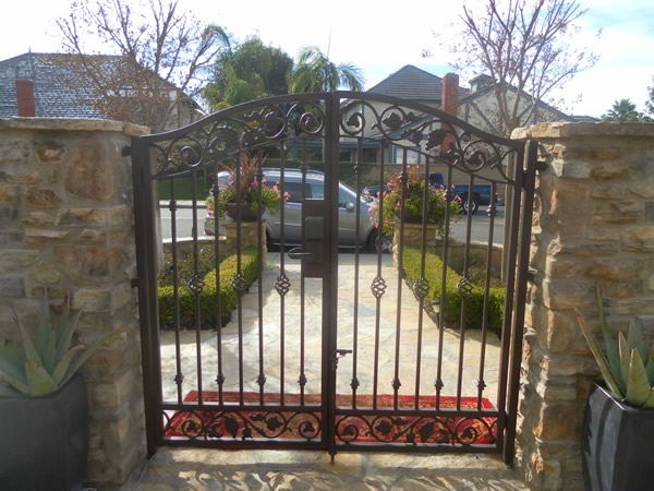 DBLG-double-gates-67